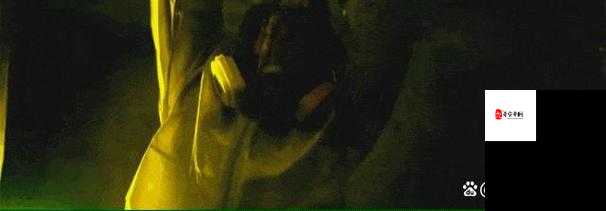 人妻的大白屁股：家庭主妇的另一面