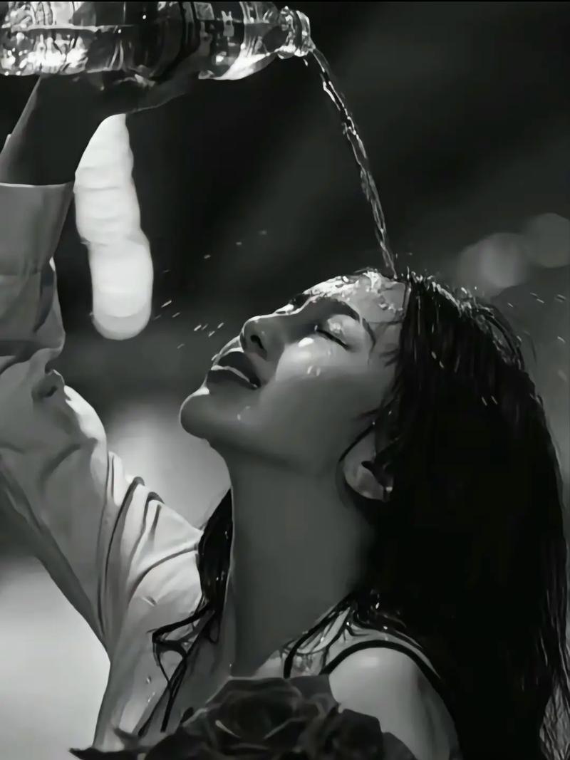 从后来我满身烟酒味图片，窥探都市人的深夜独白