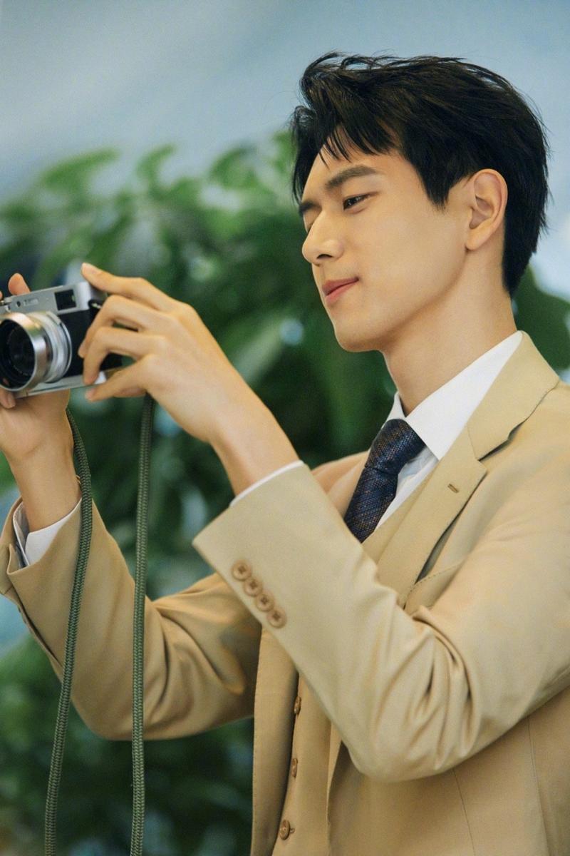 李现高清壁纸大放送，让你的屏幕瞬间闪耀！