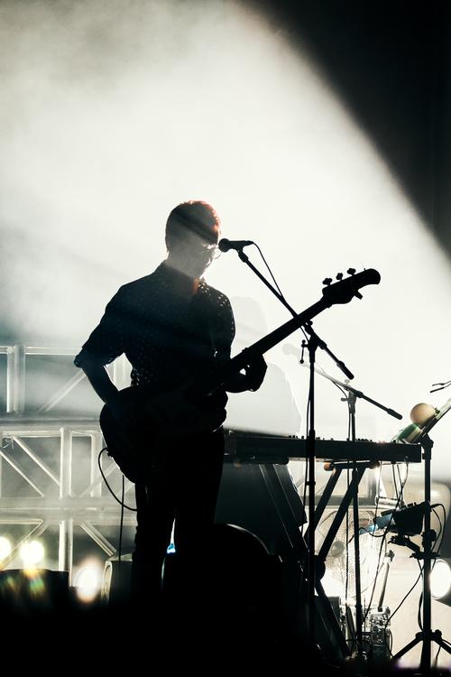 抖音热门歌曲探索，Walking in the Sun的资源管理艺术