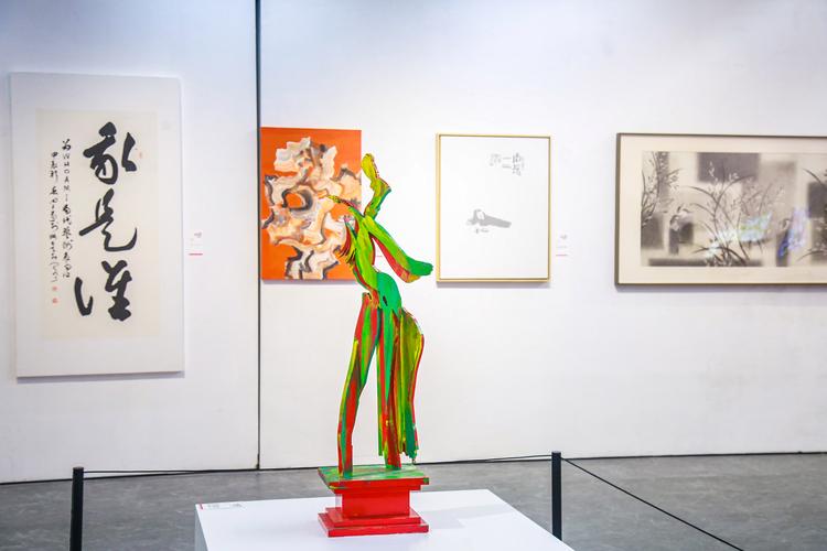 探索147人艺体艺术的独特魅力：从传统到现代的跨界融合与创新实践