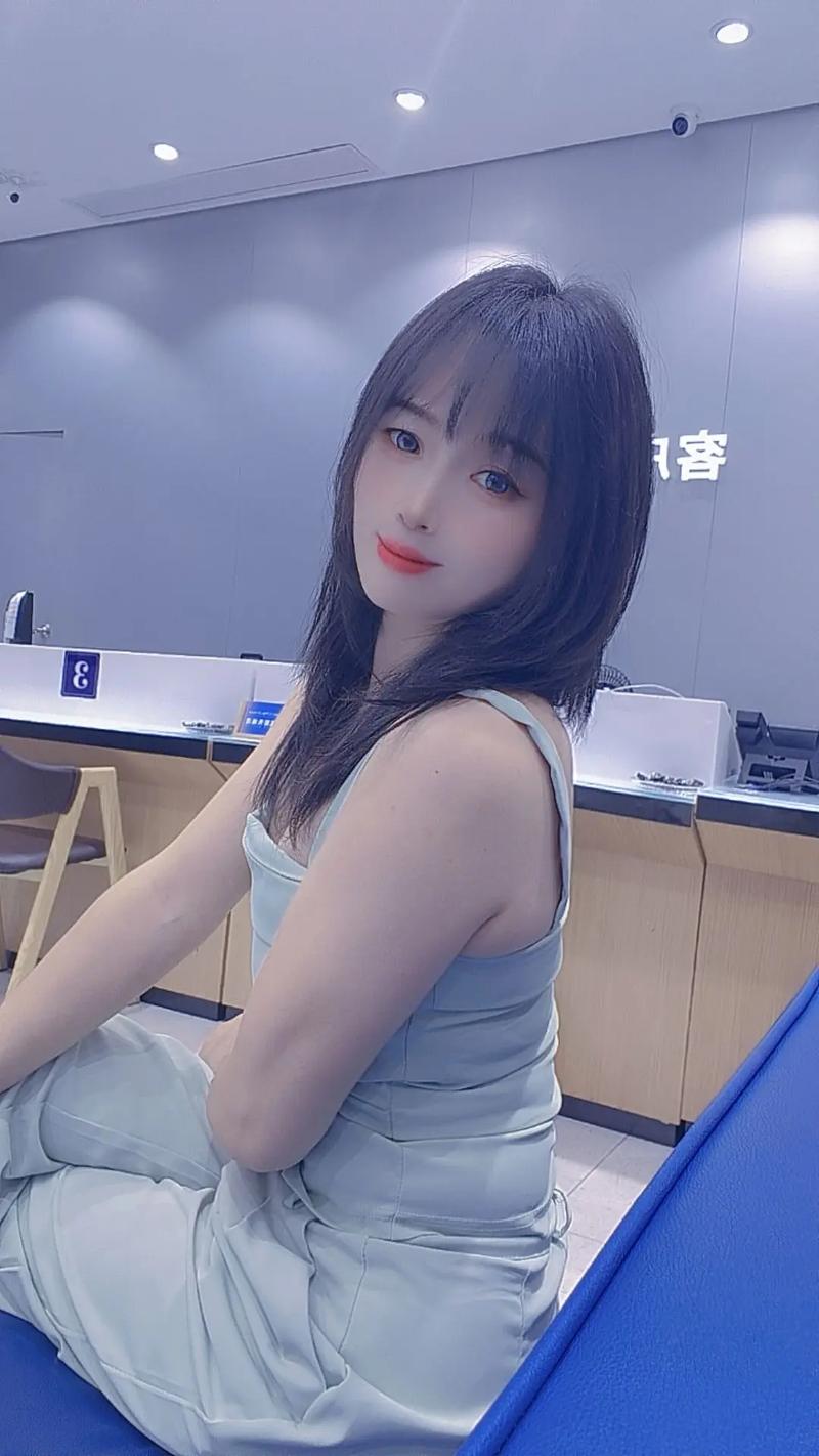 我已剪短我的发是哪首歌的动人旋律？