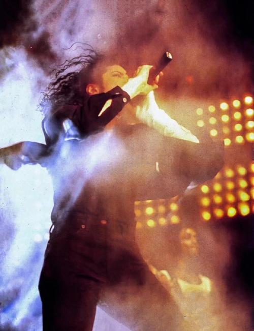 你是电你是光，你是唯一的灵感源泉