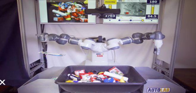 怎样进入EVA辅助训练场进行训练？BOSS名AI机制漏洞攻略