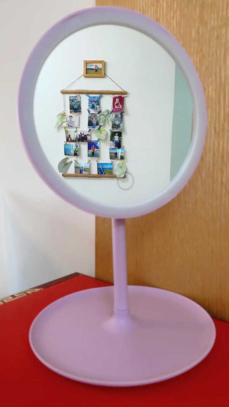 照镜子时，你有没有注意到镜子里的这些细节？