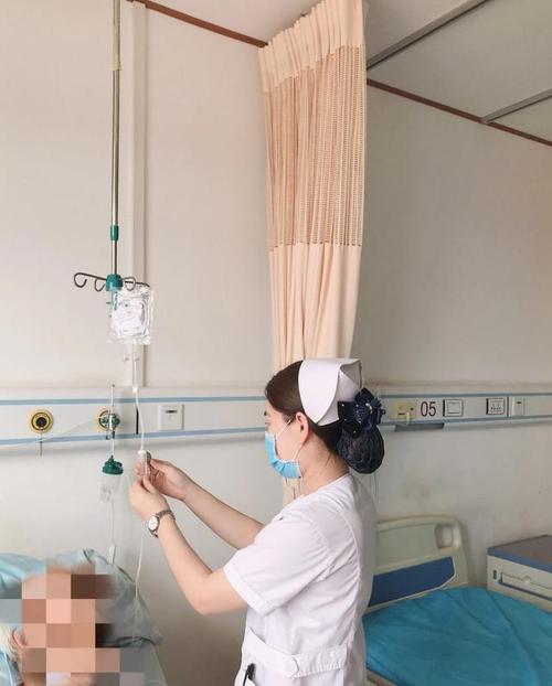 探索japanese9性护士的职业生活：她们如何在医疗前线展现专业与关怀？