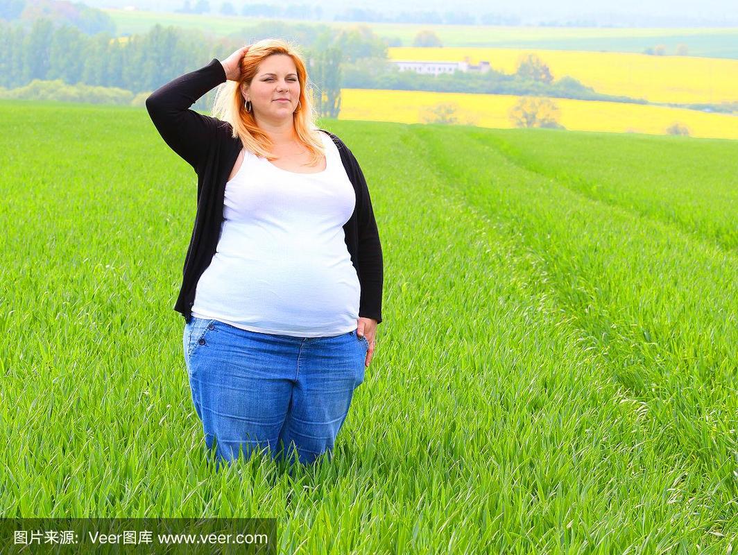 德国老妇胖老太肥肥的日常生活：揭秘她如何保持健康与快乐的生活方式