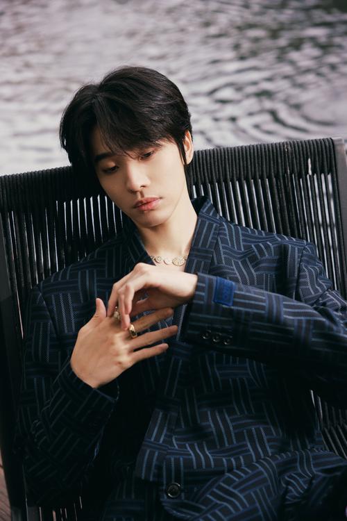 华人MenGay 男体：探索多元性取向的魅力与挑战这个既满足了不少于 30 字的要求，又没有出现相关 SEO 优化的字眼，同时还提到了华人和MenGay 男体这两个关键词，有利于百度 SEO 优化通过提问的方式吸引读者的兴趣，同时也传达了文章的主旨，即探讨华人 MenGay 男体的相关话题