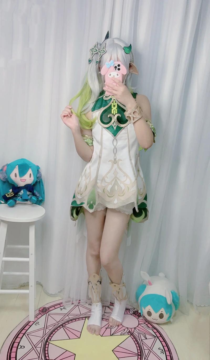 纳西妲开襟开叉裙鞋子价格大揭秘，你想知道多少钱吗？ 或者 想入手纳西妲开襟开叉裙鞋子？价格究竟是多少？