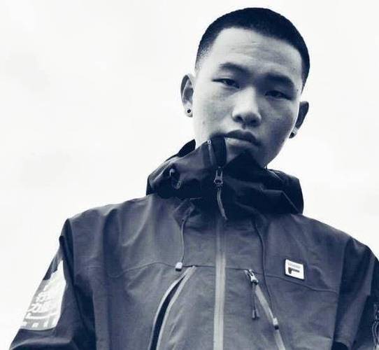 坤哥简介：揭秘他的成长历程、职业成就与影响力，全面了解坤哥的成功秘诀