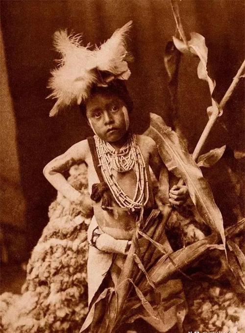 揭秘欧美XXXX另类ZZZZ乱叫现象：背后的文化冲击与社会影响深度解析