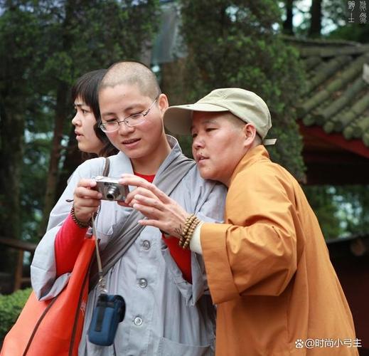 为什么五台山最美尼姑能够吸引众多信徒前往朝拜？